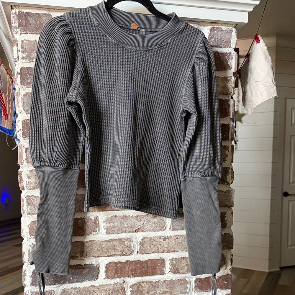 FREE PEOPLE Charcoal Tasha Thermal Waffle Balloon Lace-Up Sleeve Shirt